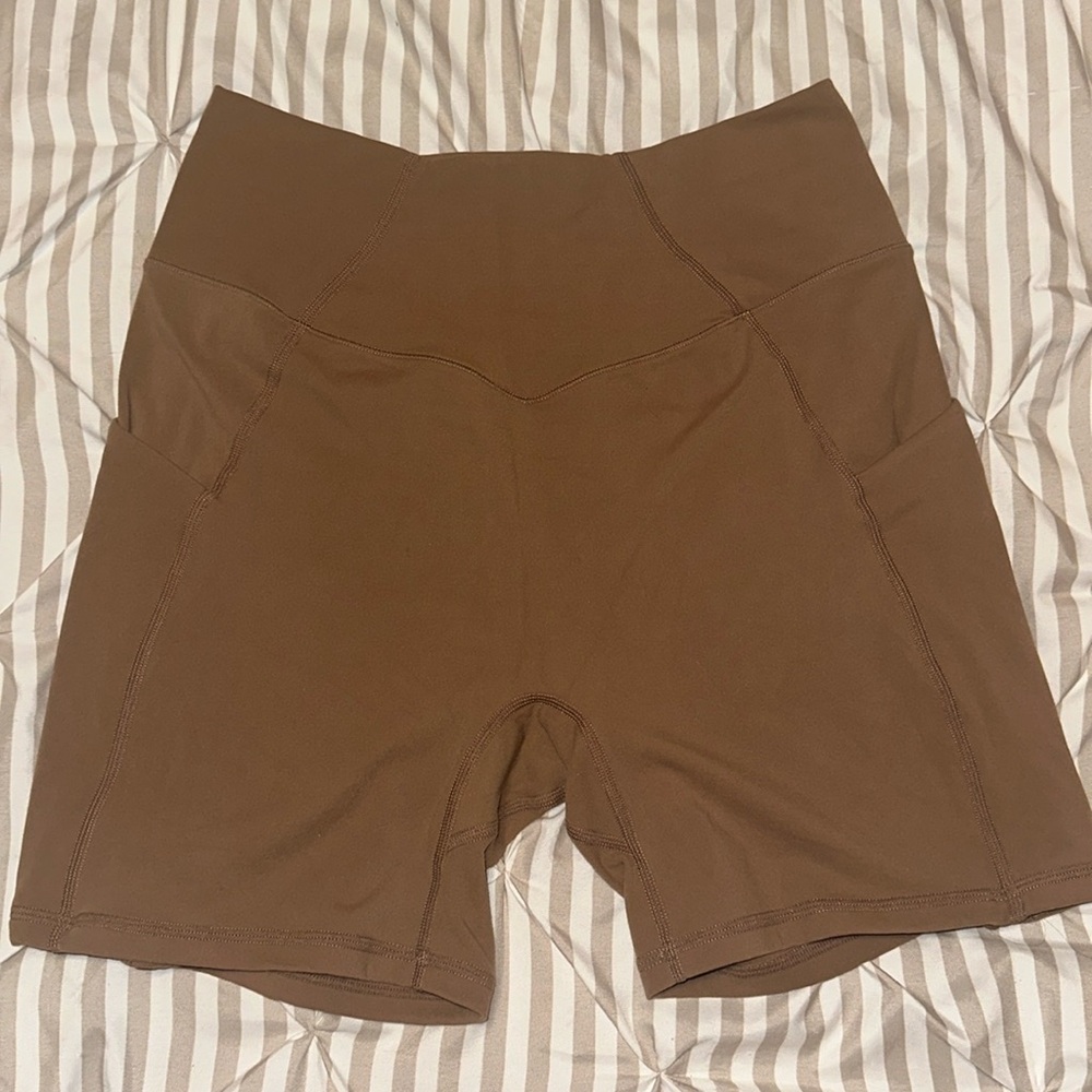 Buffbunny Rosa Pocket Cocoa Shorts